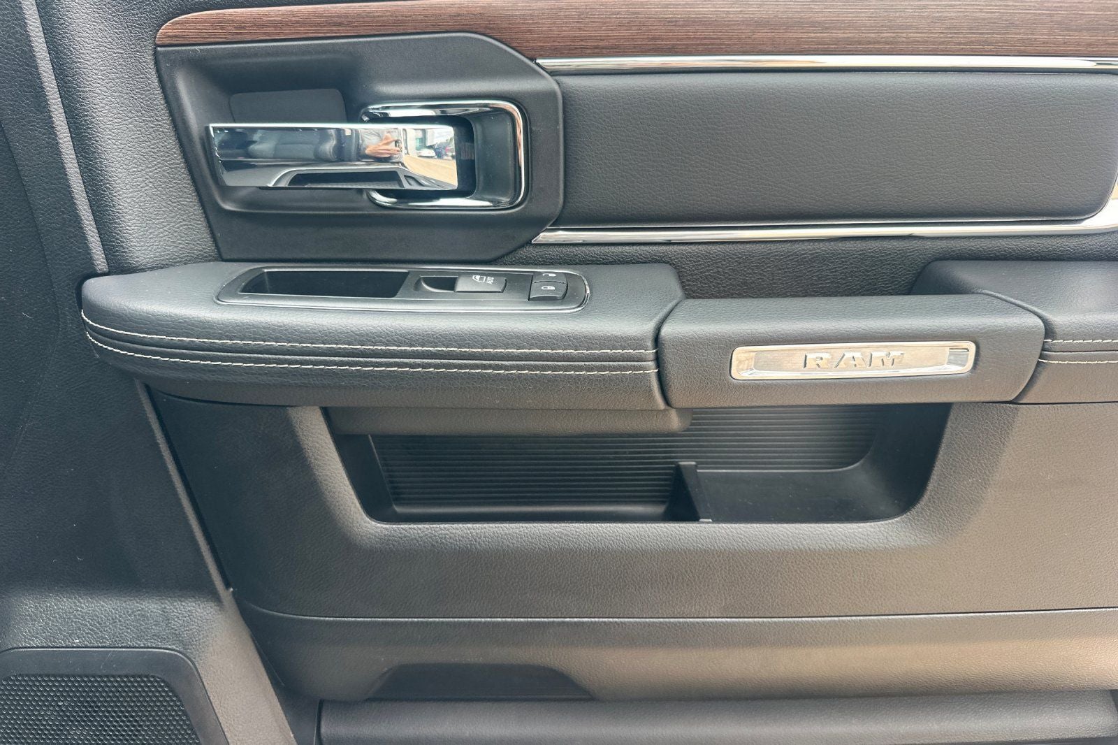 2014 RAM 1500 Laramie