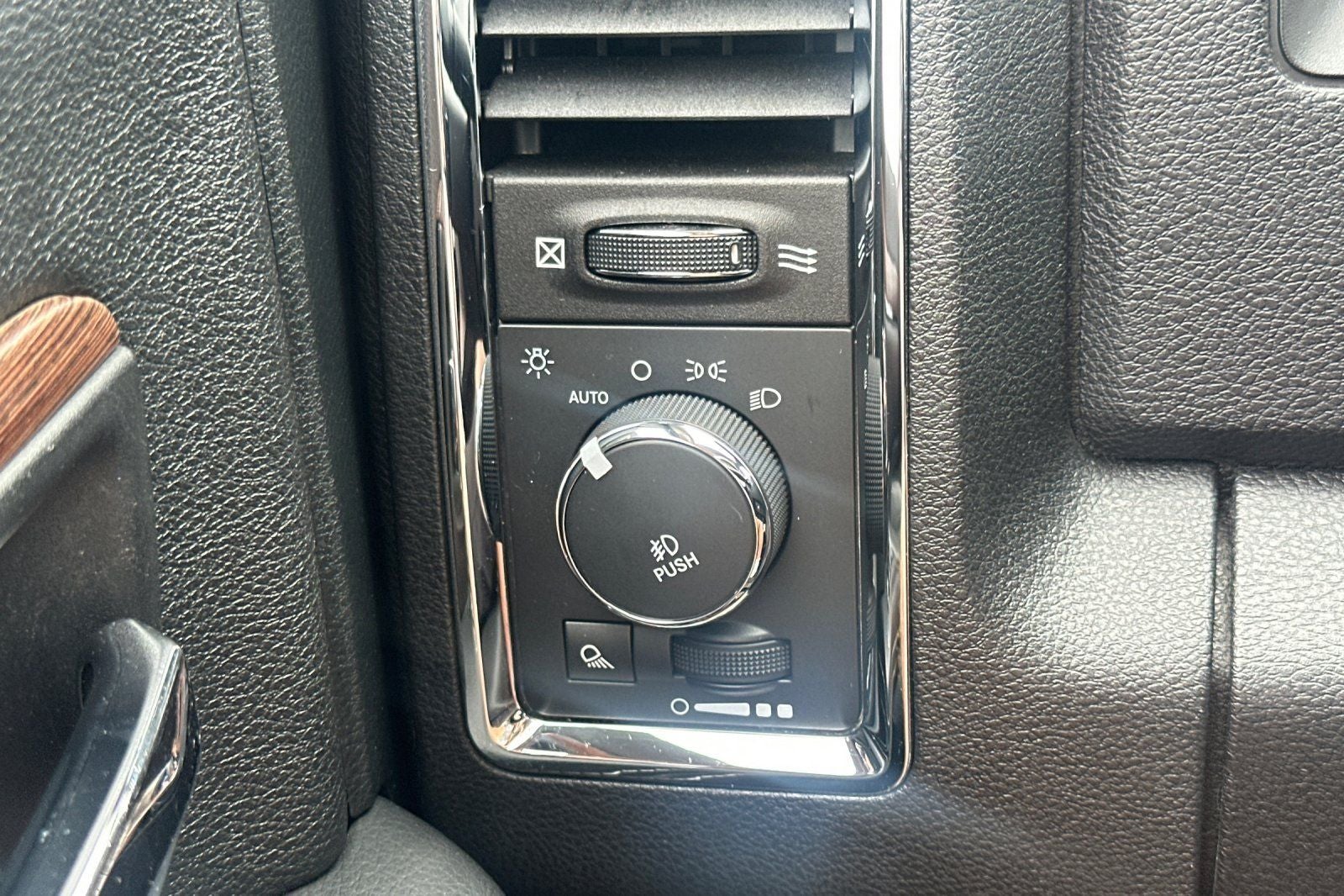 2014 RAM 1500 Laramie