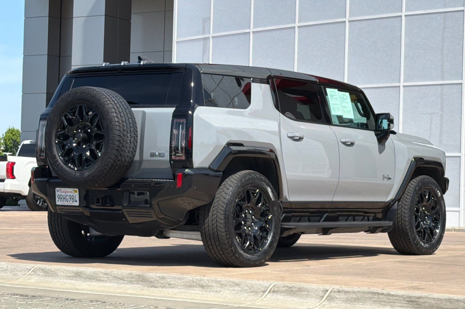 2025 GMC Hummer EV SUV 2X