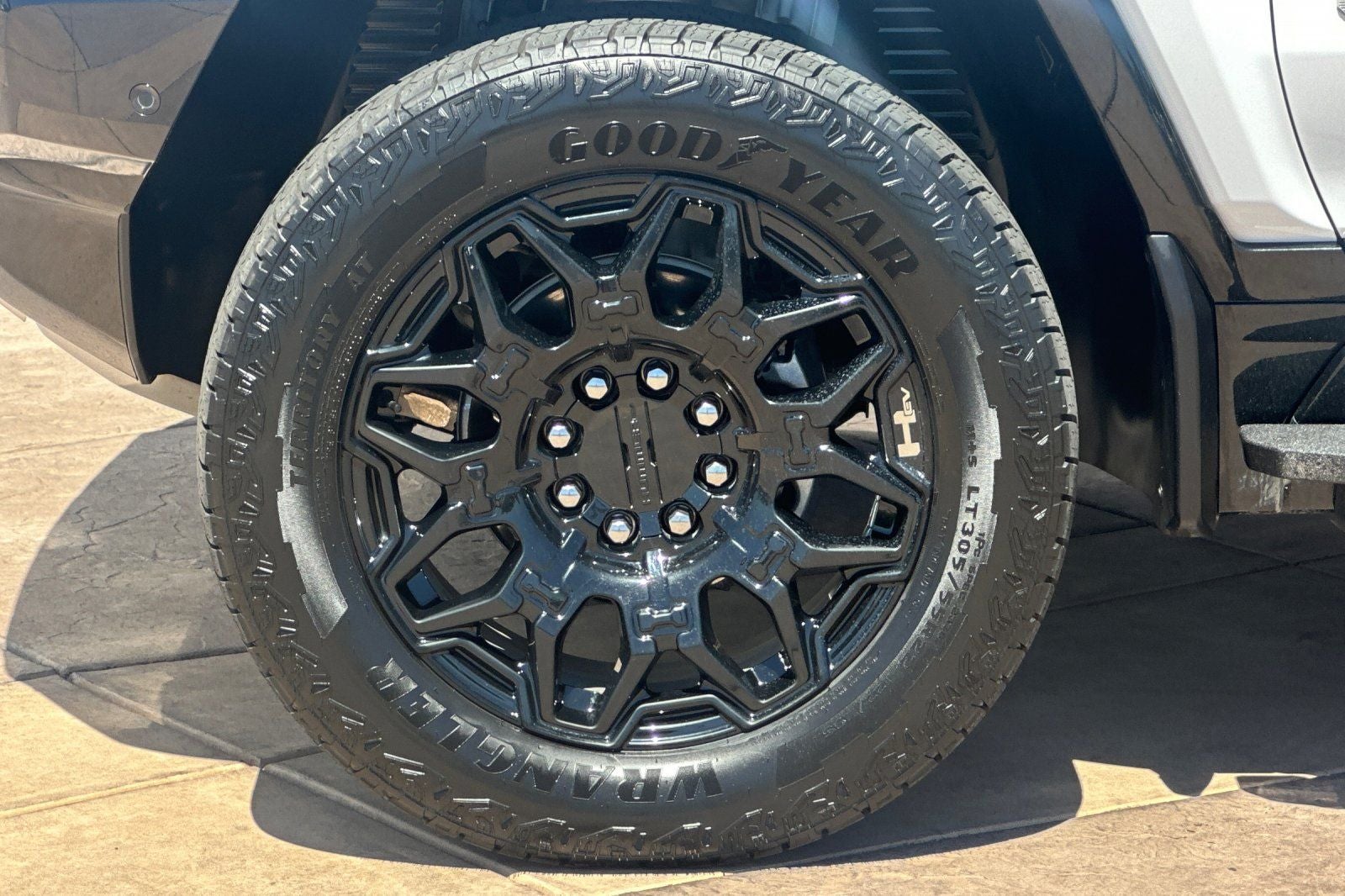 2025 GMC Hummer EV SUV 2X