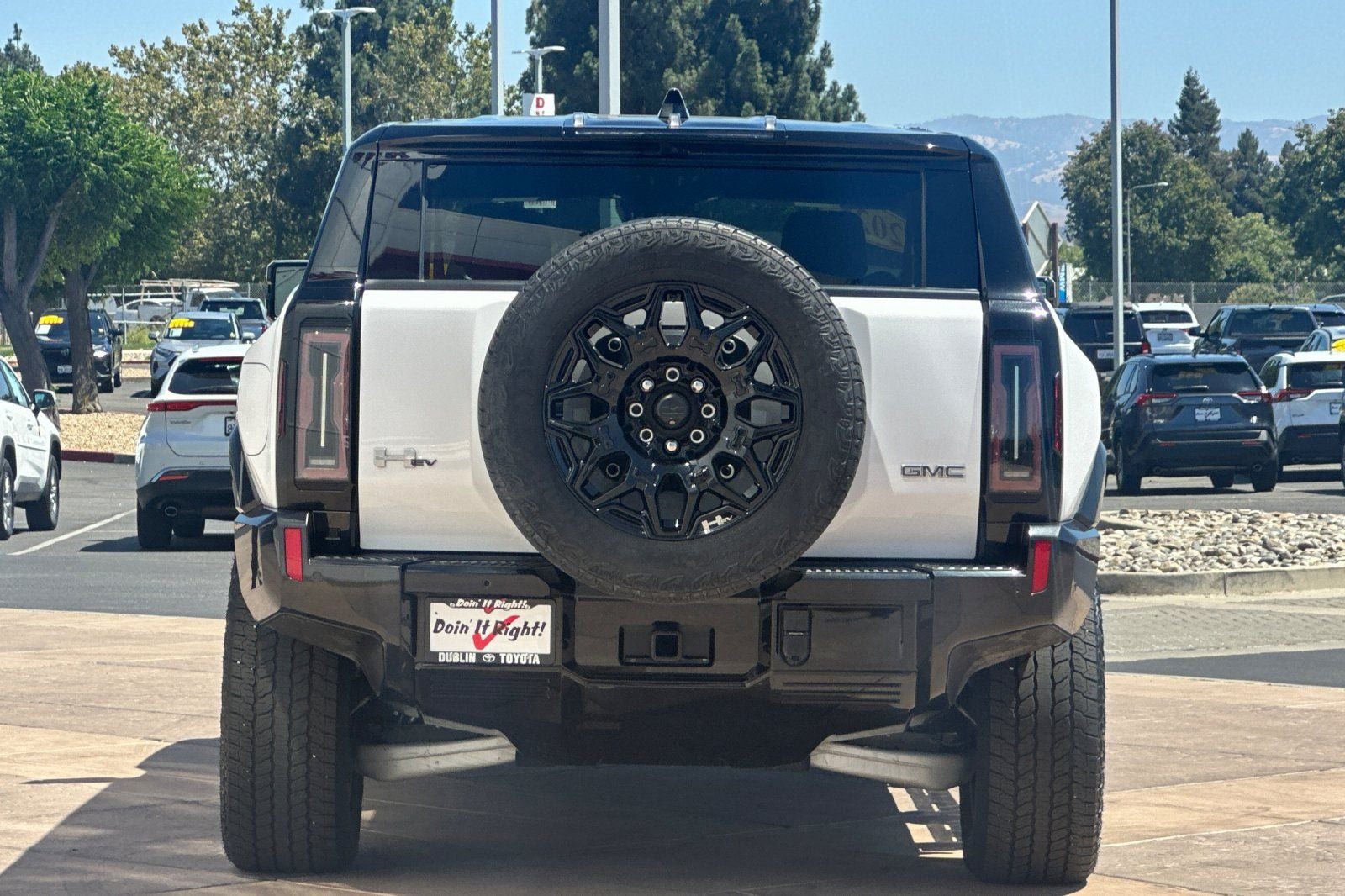 2025 GMC Hummer EV SUV 2X