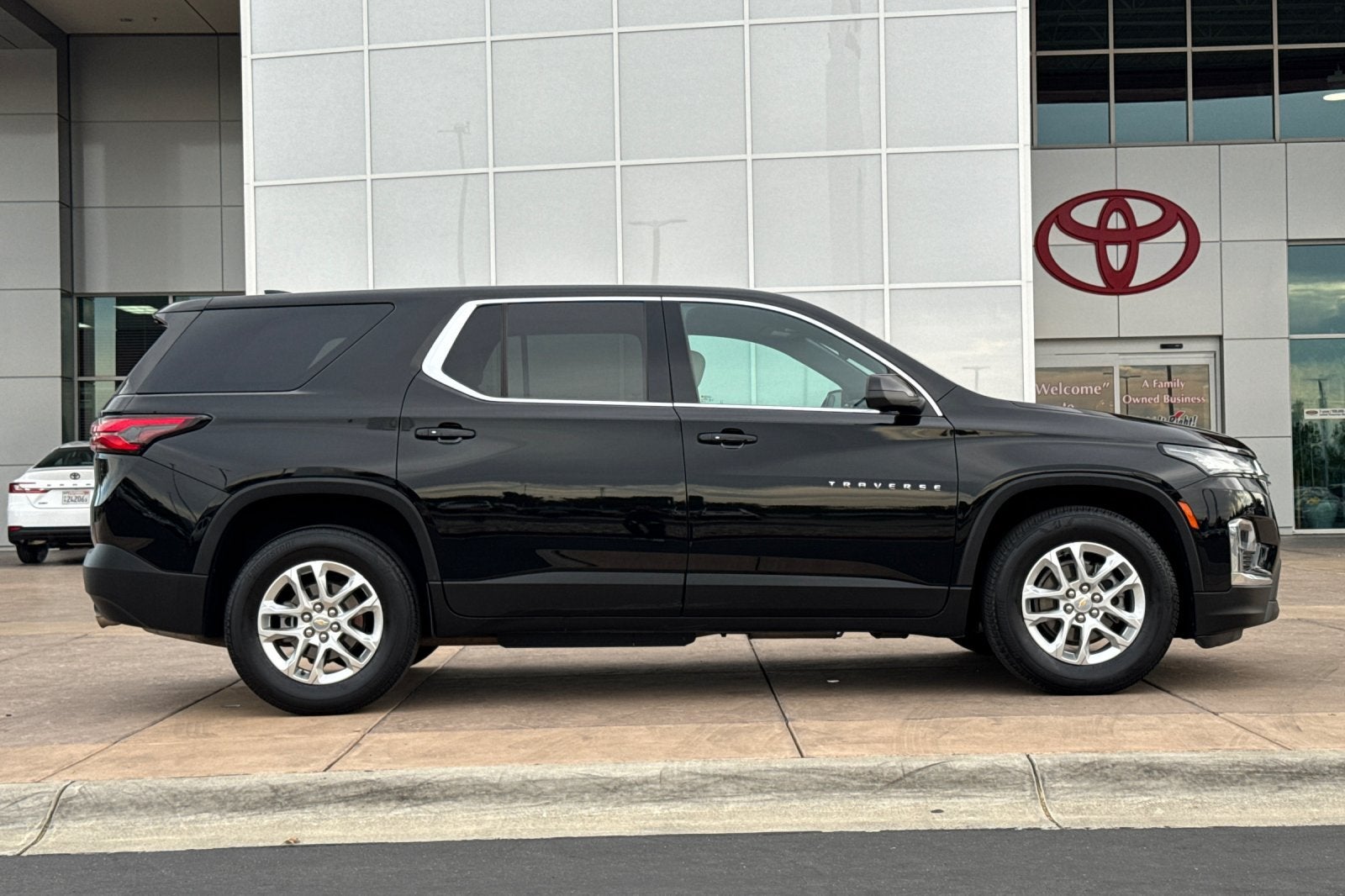 2023 Chevrolet Traverse LS