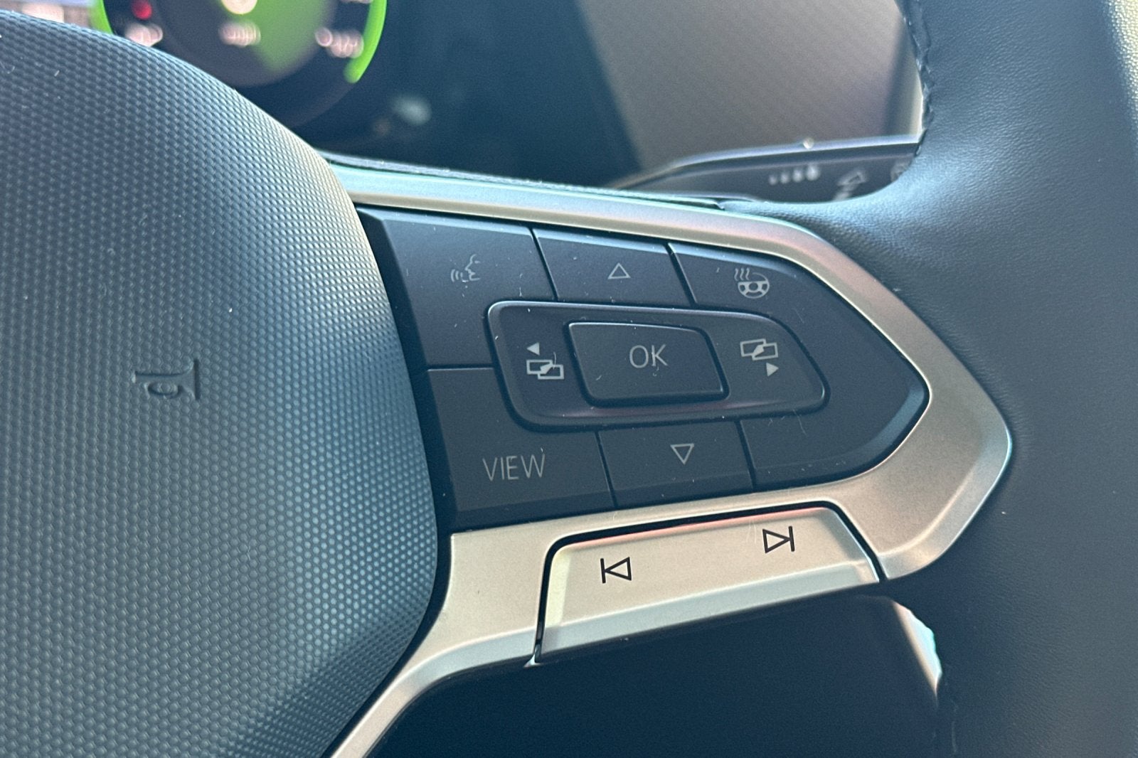 2024 Volkswagen Atlas 2.0T Peak Edition SEL