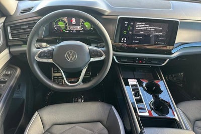 2024 Volkswagen Atlas 2.0T Peak Edition SEL