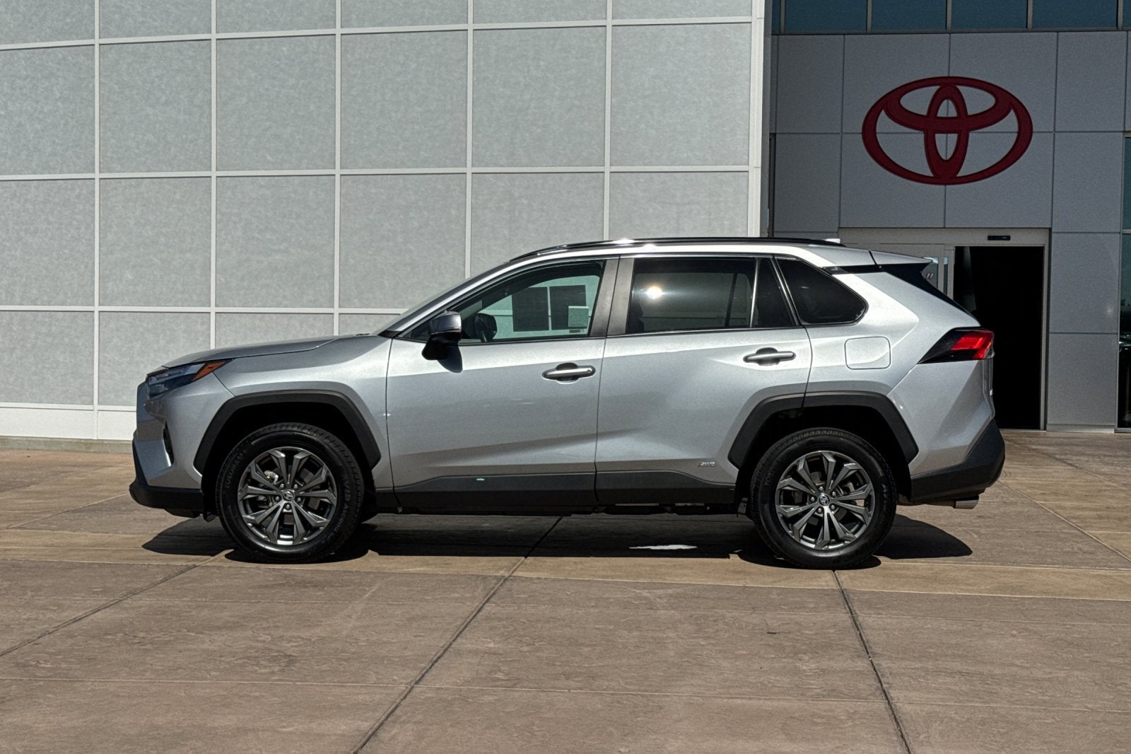 2024 Toyota RAV4 Hybrid XLE Premium