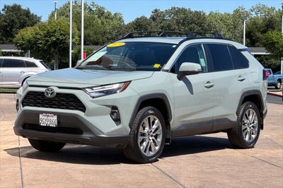 2023 Toyota RAV4 XLE Premium