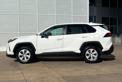 2025 Toyota RAV4 LE