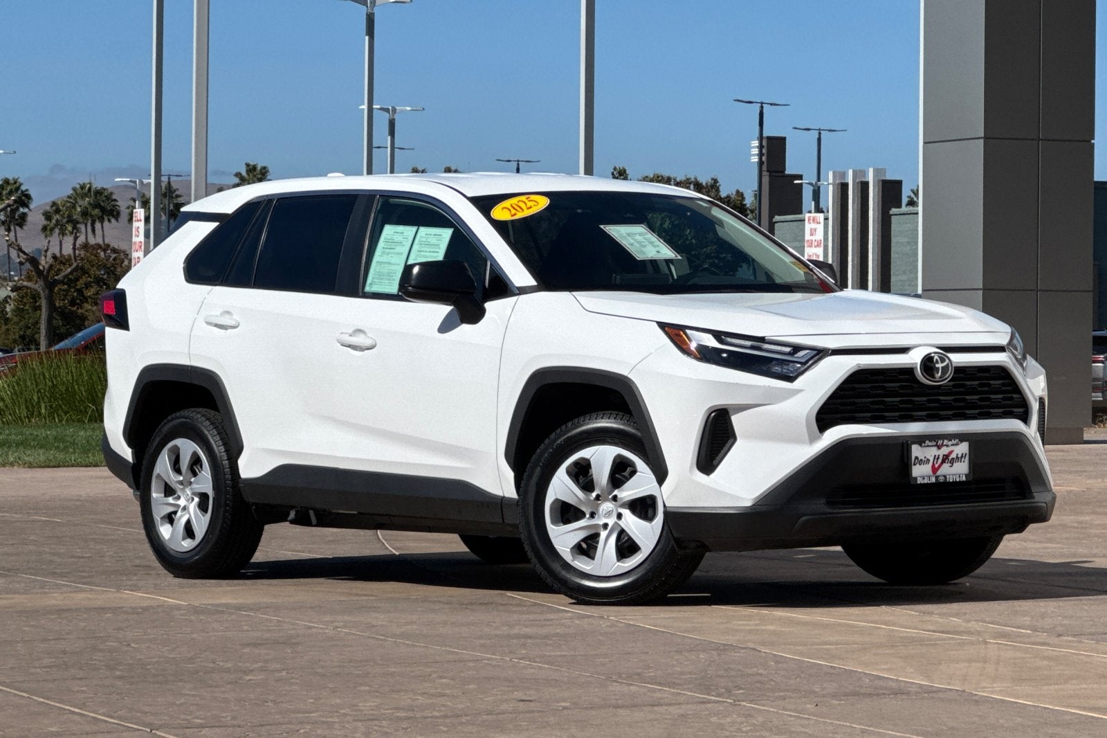 2025 Toyota RAV4 LE