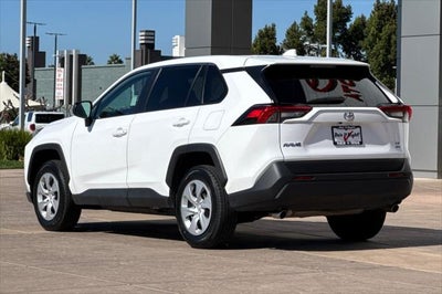2025 Toyota RAV4 LE