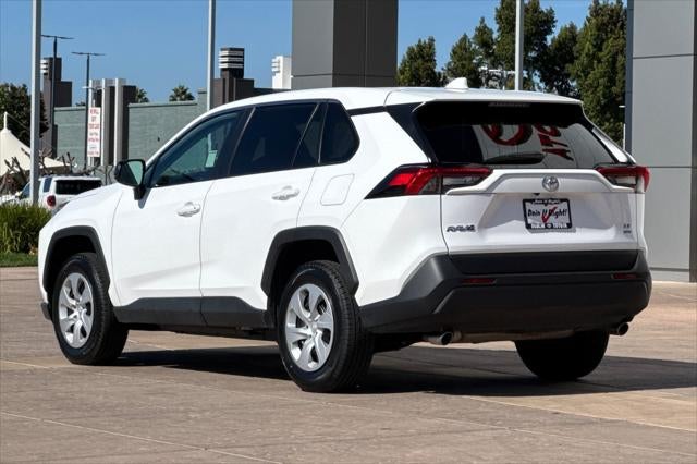 2025 Toyota RAV4 LE