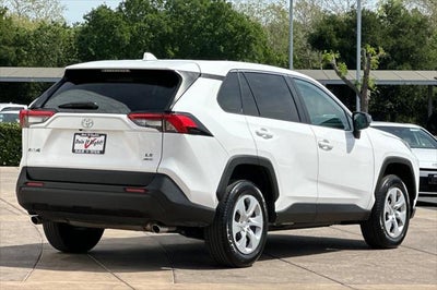 2025 Toyota RAV4 LE