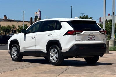 2025 Toyota RAV4 LE
