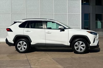 2020 Toyota RAV4 LE