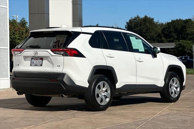 2020 Toyota RAV4 LE