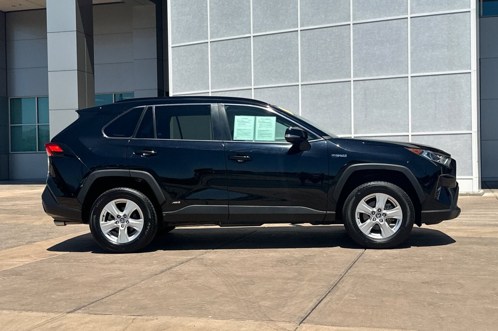 2021 Toyota RAV4 Hybrid XLE