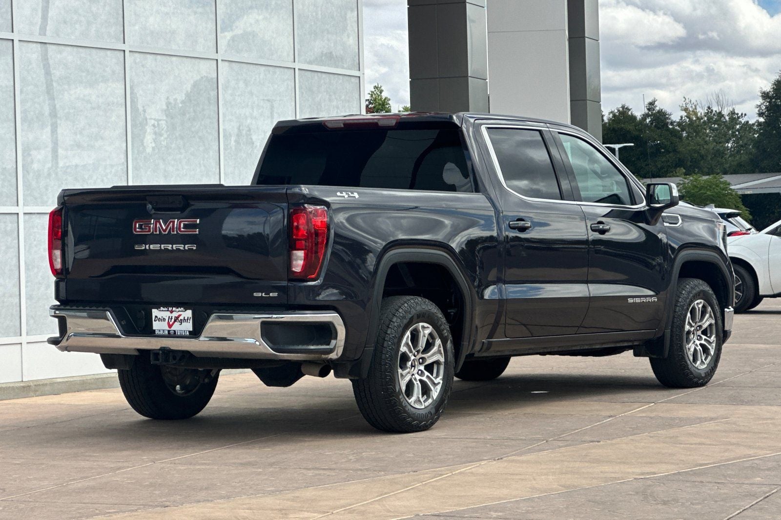 2023 GMC Sierra 1500 SLE