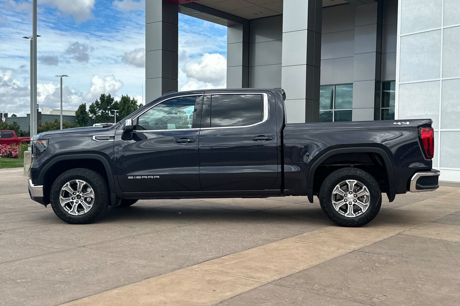 2023 GMC Sierra 1500 SLE