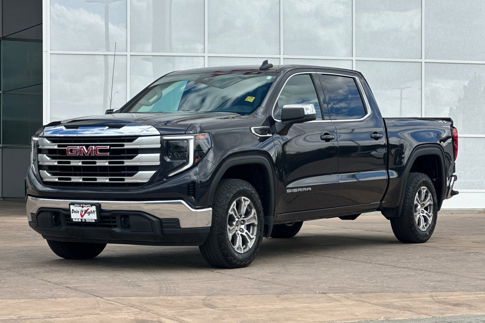 2023 GMC Sierra 1500 SLE