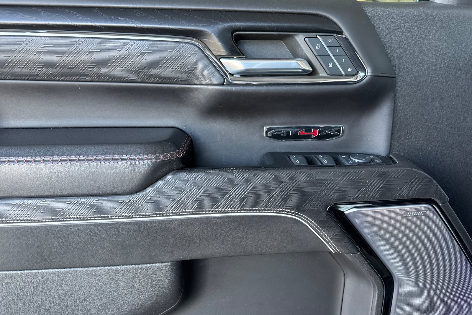 2024 GMC Sierra 1500 AT4X