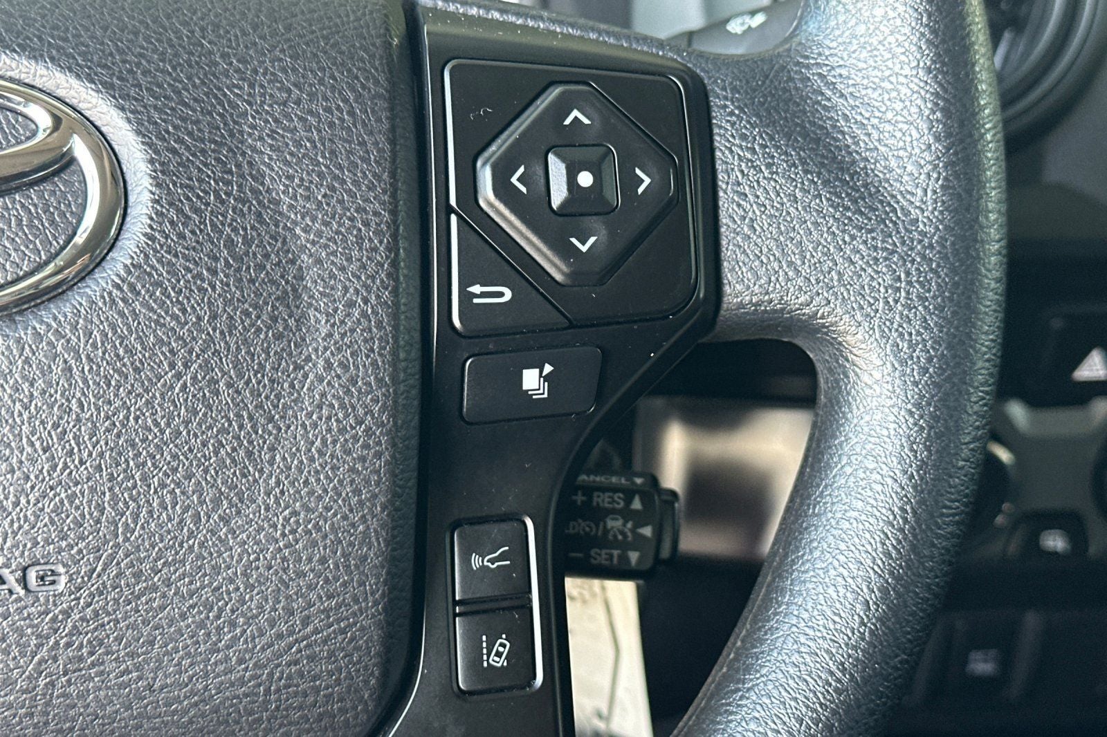 2022 Toyota Tacoma SR V6