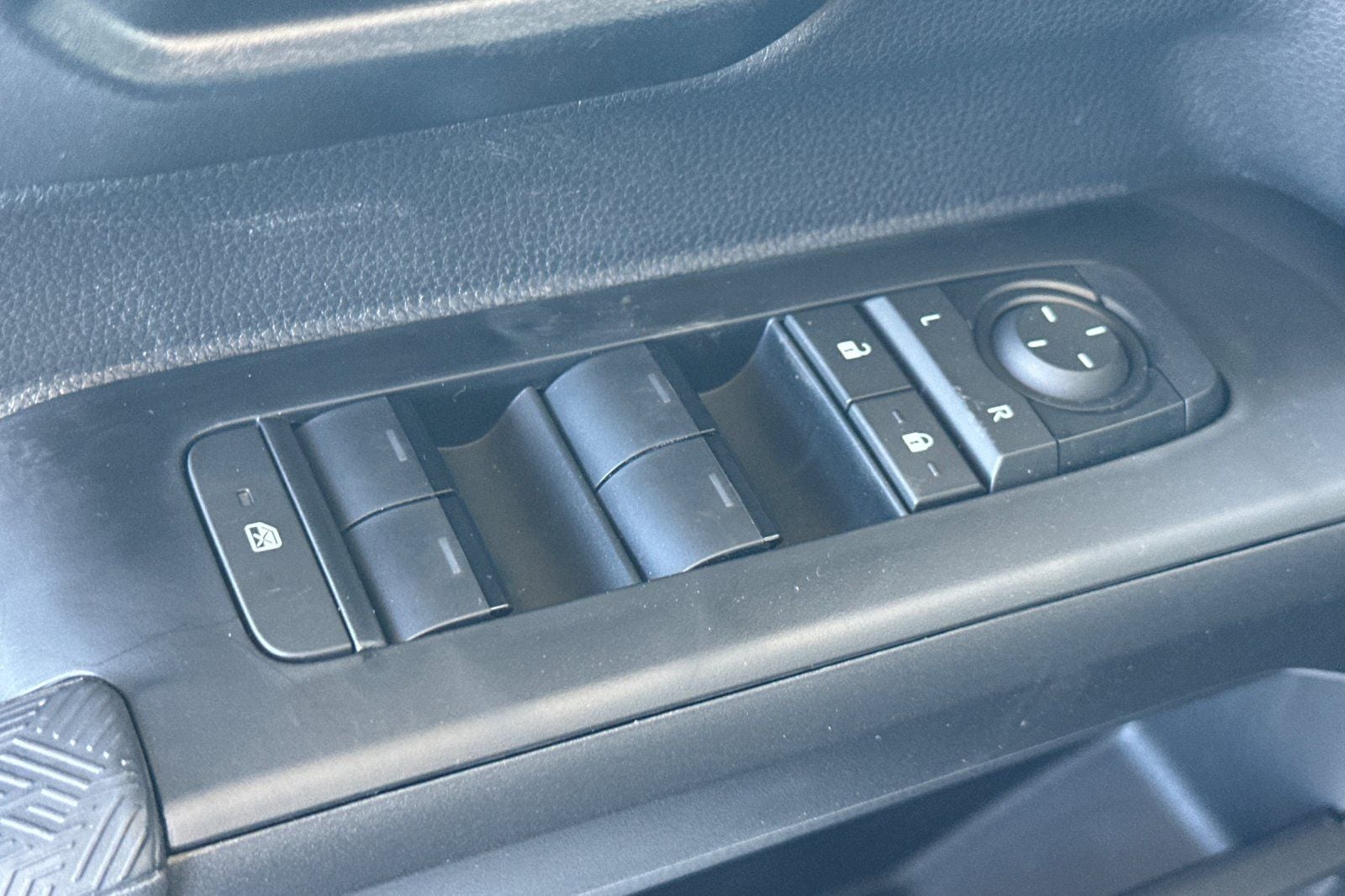 2026 Toyota Tacoma SR5 V6