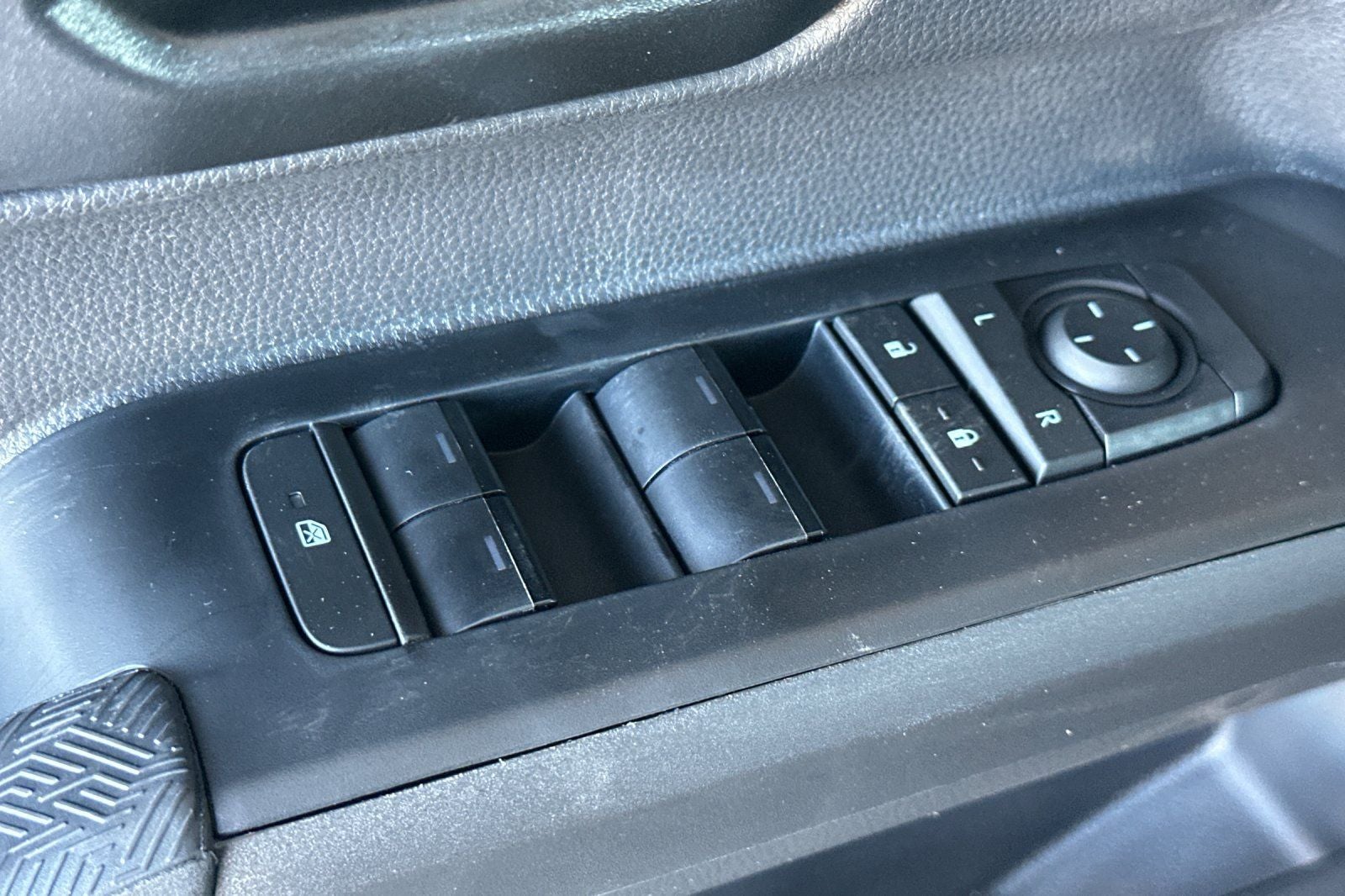 2026 Toyota Tacoma SR5 V6