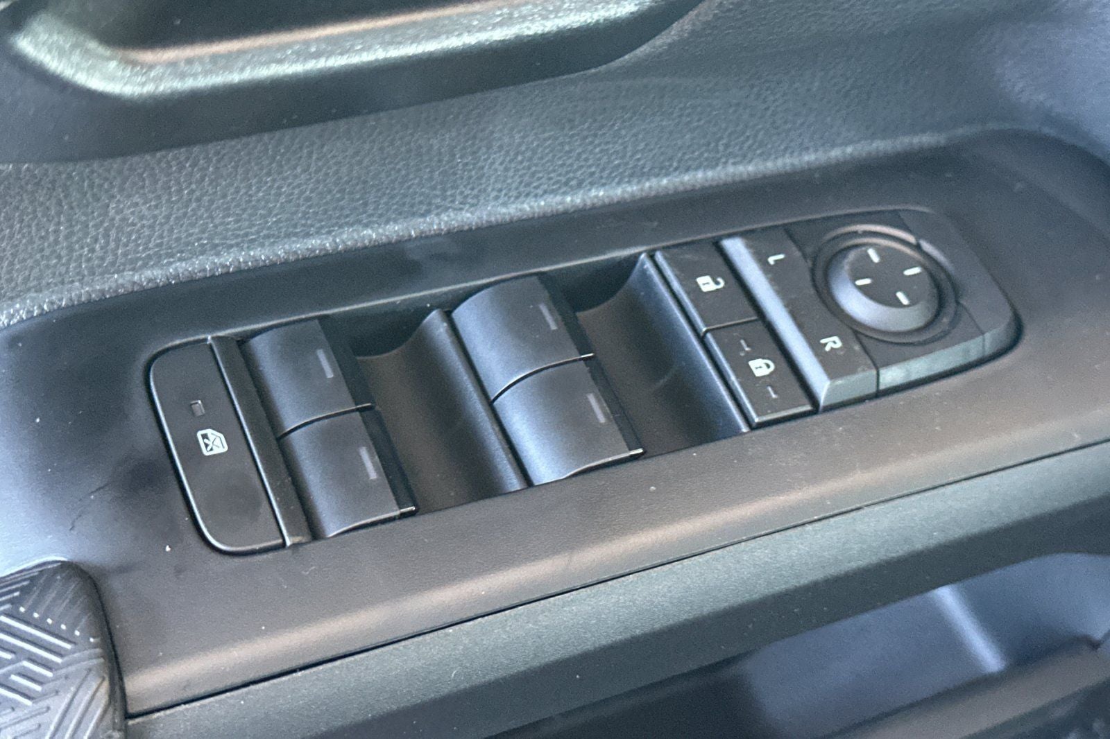 2026 Toyota Tacoma SR5 V6