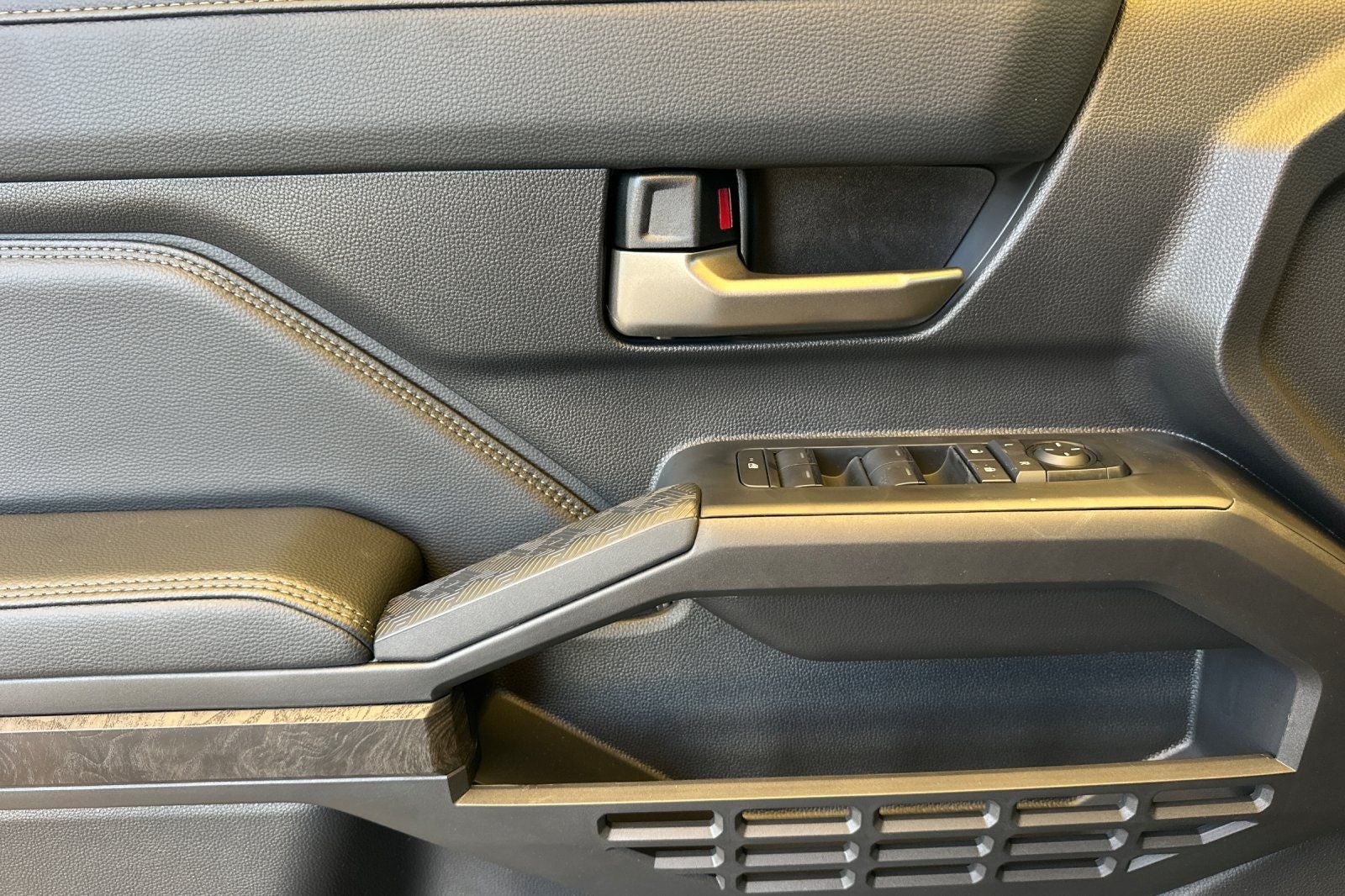 2025 Toyota Tacoma Hybrid Limited