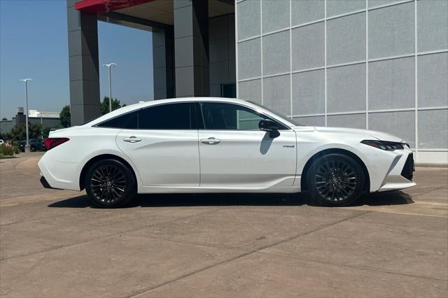 2019 Toyota Avalon Hybrid XSE