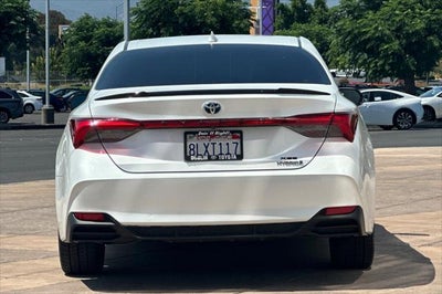 2019 Toyota Avalon Hybrid XSE