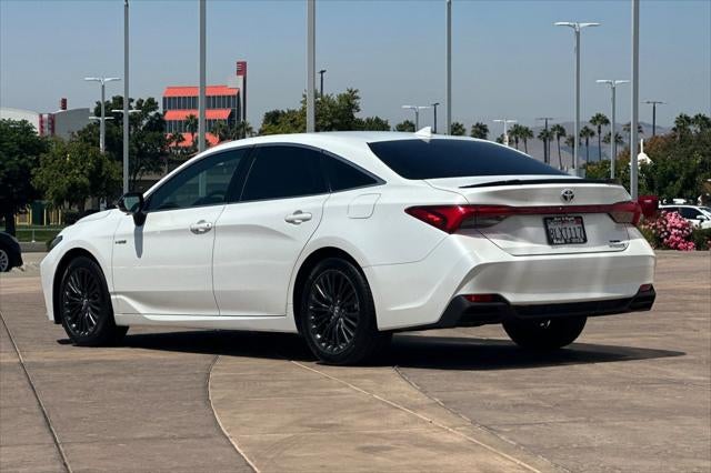 2019 Toyota Avalon Hybrid XSE