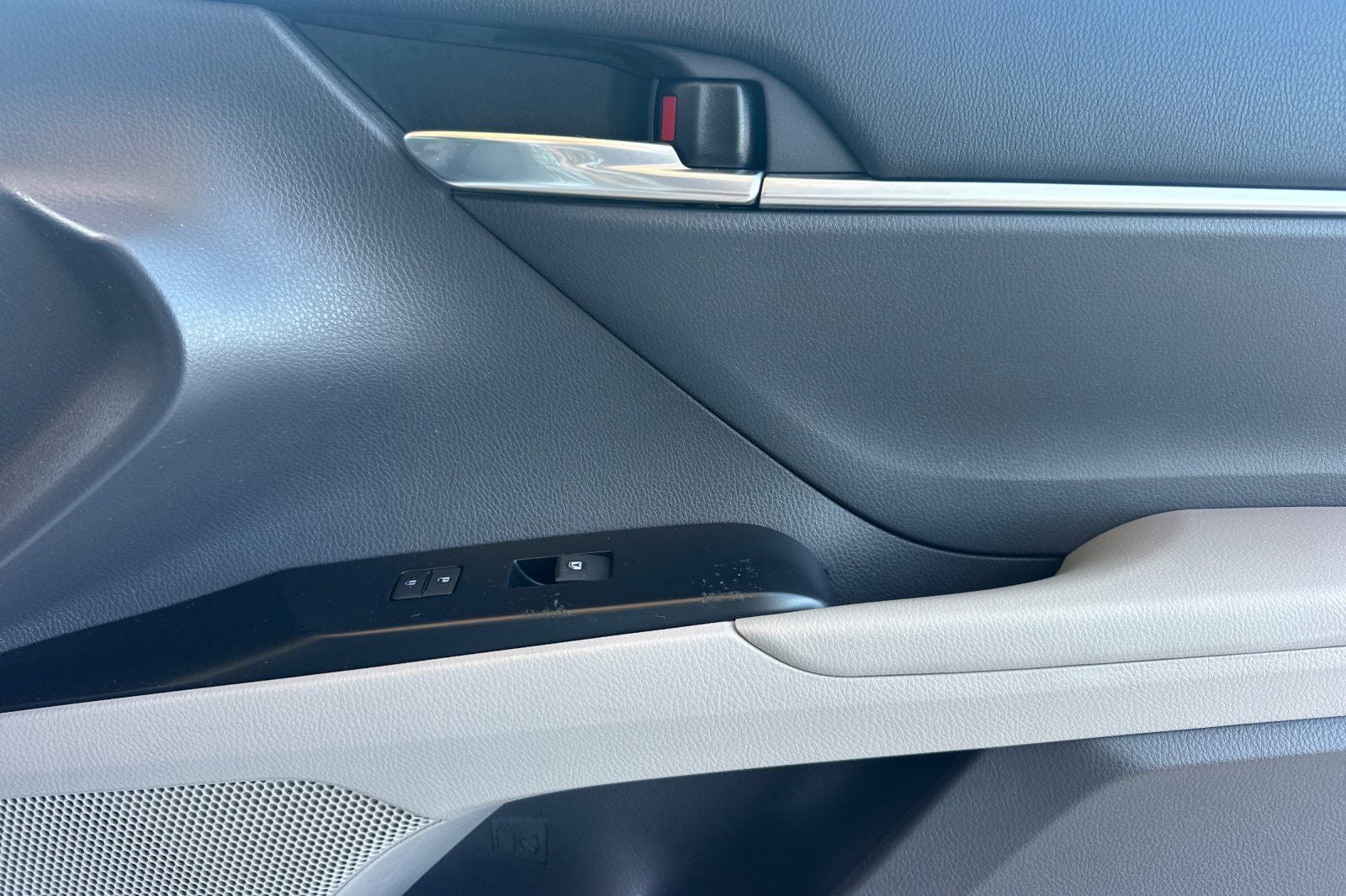 2019 Toyota Camry Hybrid LE