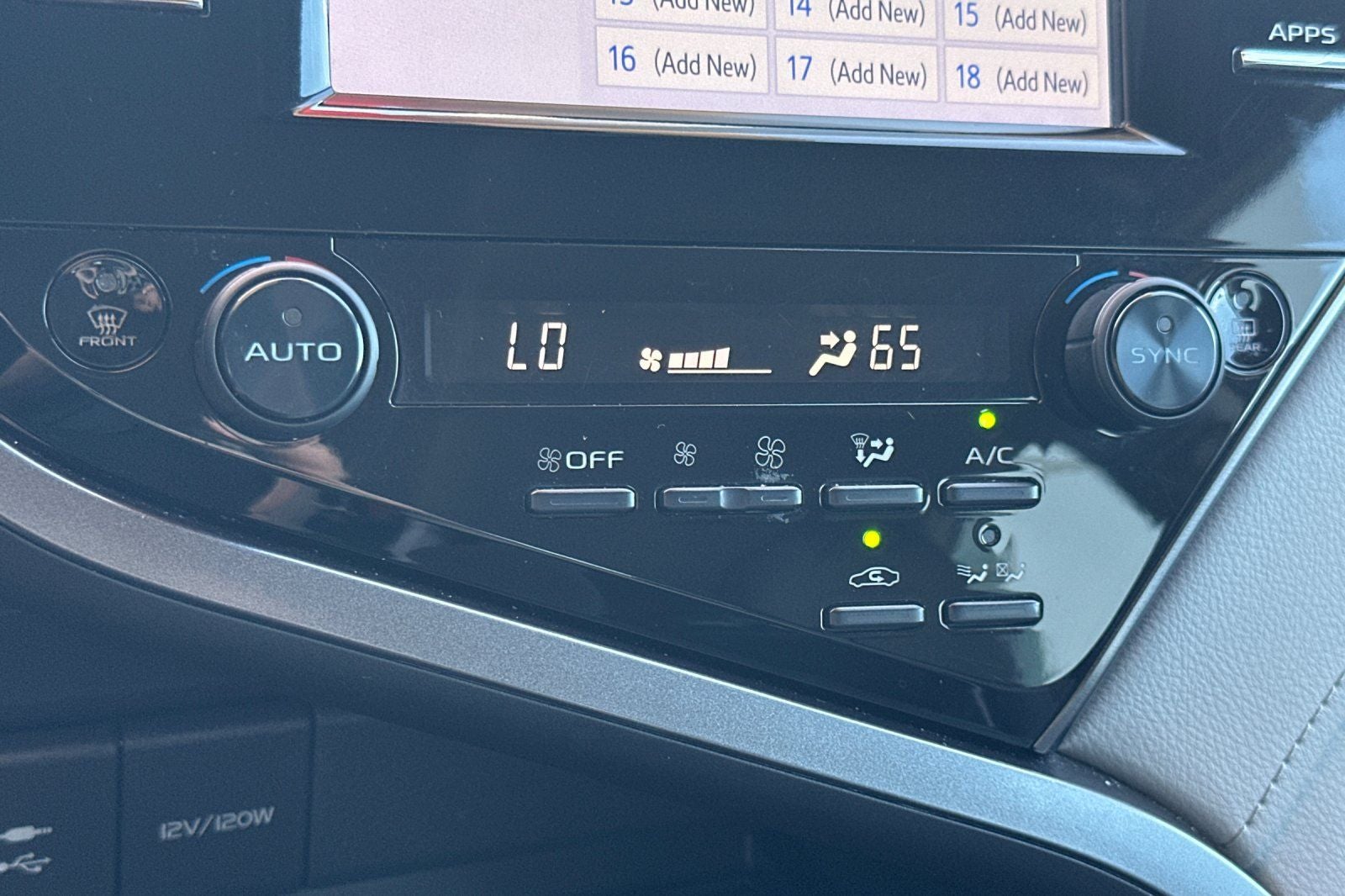 2019 Toyota Camry Hybrid LE