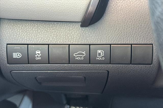2019 Toyota Camry Hybrid LE