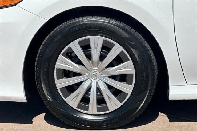 2023 Toyota Camry Hybrid LE