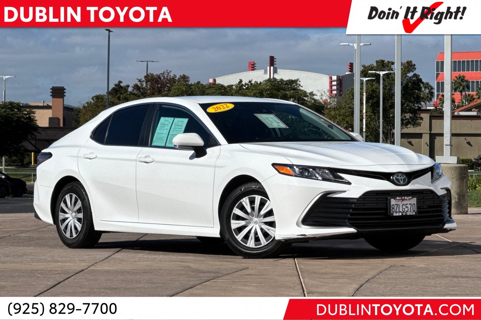 2022 Toyota Camry Hybrid LE