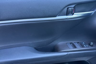 2022 Toyota Camry Hybrid LE