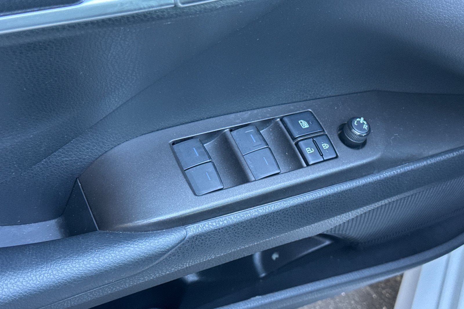 2022 Toyota Camry Hybrid LE