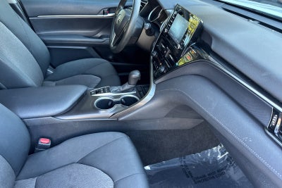 2022 Toyota Camry Hybrid LE