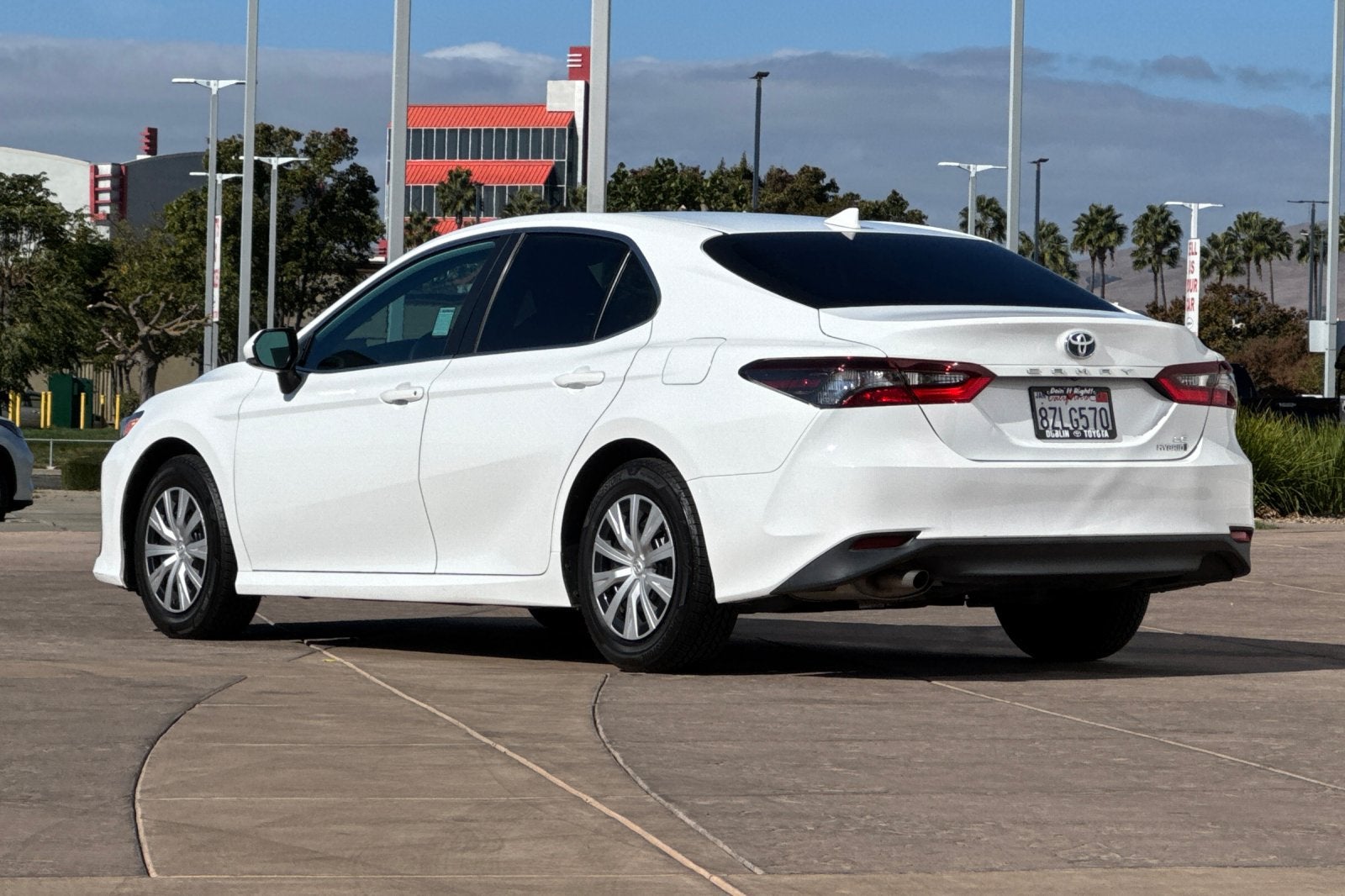 2022 Toyota Camry Hybrid LE