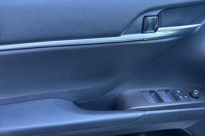 2022 Toyota Camry Hybrid LE