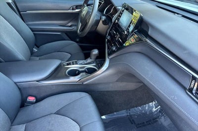 2022 Toyota Camry Hybrid LE