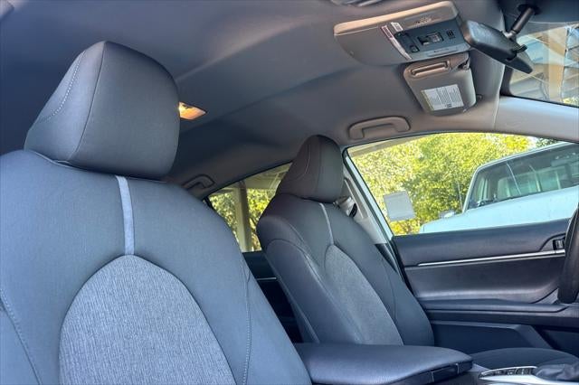 2022 Toyota Camry Hybrid LE