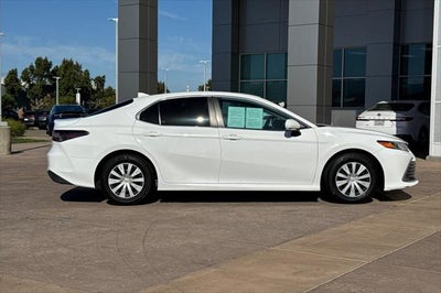 2022 Toyota Camry Hybrid LE