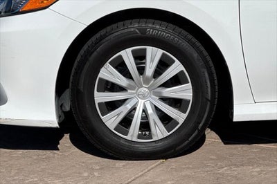 2022 Toyota Camry Hybrid LE