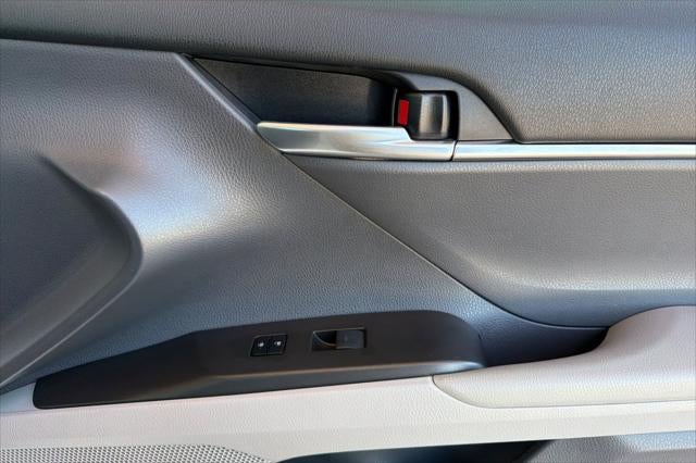 2021 Toyota Camry Hybrid LE