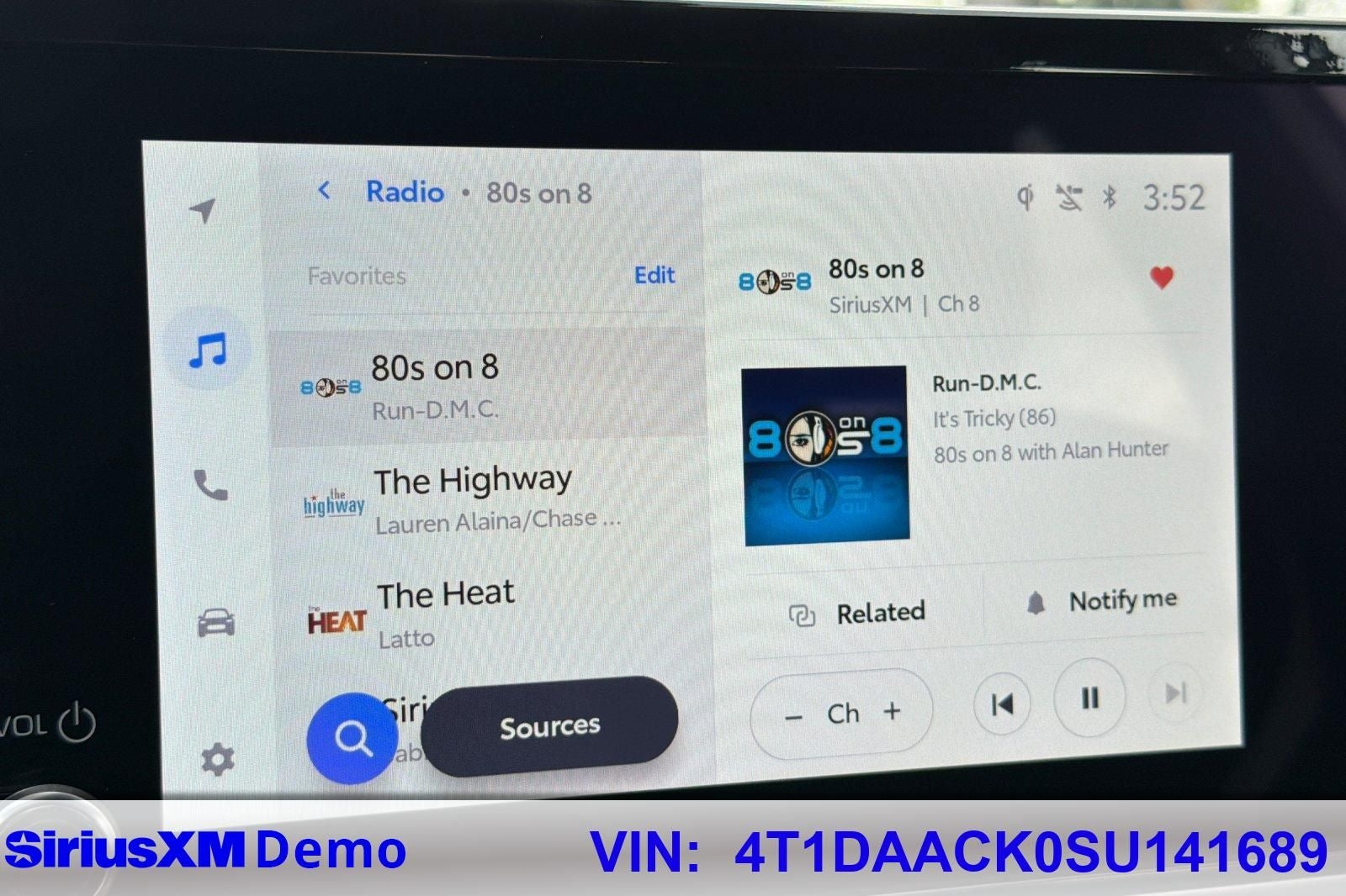 2025 Toyota Camry SE