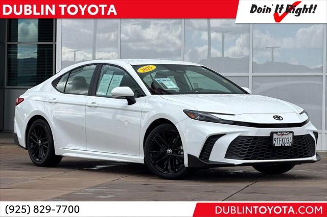 2025 Toyota Camry SE