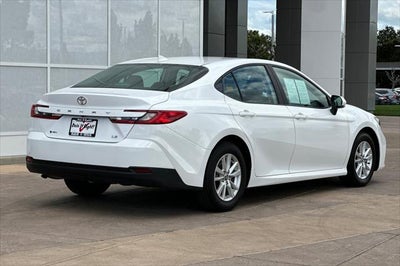 2025 Toyota Camry LE