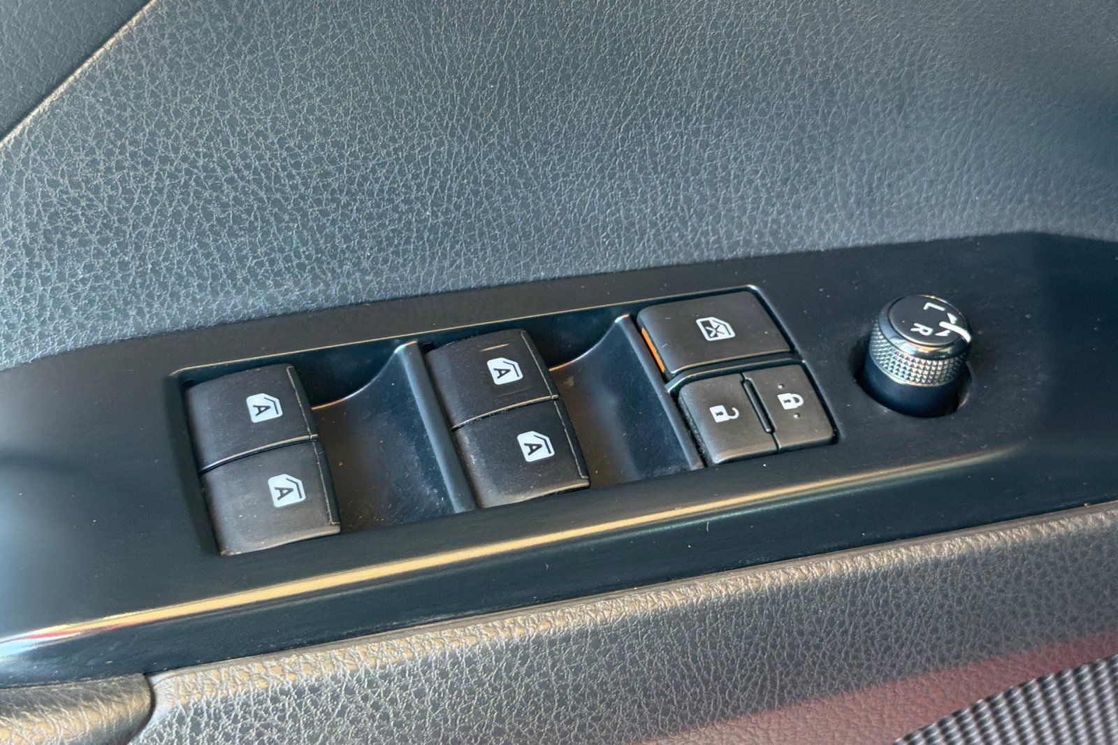 2020 Toyota Camry Hybrid SE